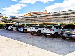 Apartment With air Conditioning, Parking and Wi-fi