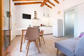 Apartment With air Conditioning, Parking and Wi-fi