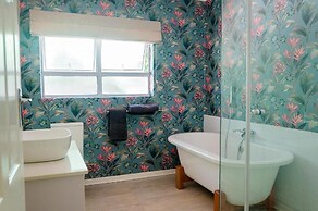 36 Alexander Guest House