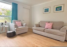 Bright Welcoming Falmouth Home Garden Parking