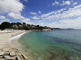 Bright Welcoming Falmouth Home Garden Parking