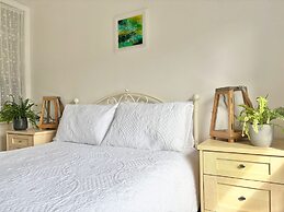 Bright Welcoming Falmouth Home Garden Parking