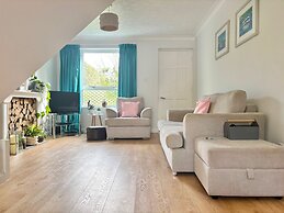Bright Welcoming Falmouth Home Garden Parking
