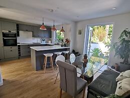 Bright Welcoming Falmouth Home Garden Parking