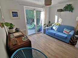 Bright Welcoming Falmouth Home Garden Parking