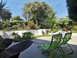 Bright Welcoming Falmouth Home Garden Parking