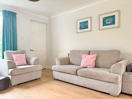 Bright Welcoming Falmouth Home Garden Parking