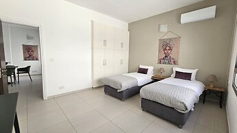 Phaedrus Living Ledras Residences 202