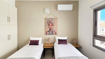 Phaedrus Living Ledras Residences 202