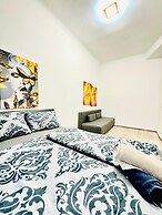 Bright 3BR Appt Steps from FAC Platz