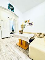 Bright 3BR Appt Steps from FAC Platz