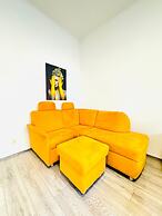 Bright 3BR Appt Steps from FAC Platz