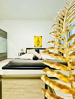 Bright 3BR Appt Steps from FAC Platz