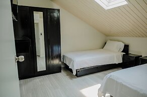 Spacious 4-bedroom Apartment 2 km From Eagle Beach - Dream Suites Arub