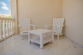 Spacious 4-bedroom Apartment 2 km From Eagle Beach - Dream Suites Arub