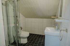 Spacious 4-bedroom Apartment 2 km From Eagle Beach - Dream Suites Arub