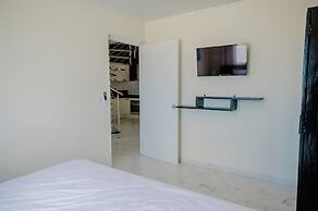 Spacious 4-bedroom Apartment 2 km From Eagle Beach - Dream Suites Arub