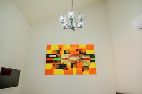 Spacious 4-bedroom Apartment 2 km From Eagle Beach - Dream Suites Arub