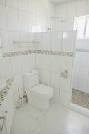 Spacious 4-bedroom Apartment 2 km From Eagle Beach - Dream Suites Arub