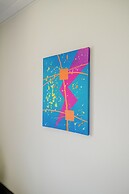 Spacious 4-bedroom Apartment 2 km From Eagle Beach - Dream Suites Arub