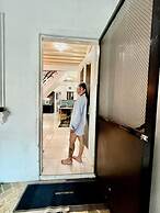 Axon Cozy Modern House #B Near The Walking Street