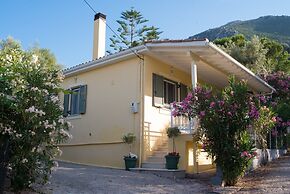 Lefkada Summer House Near the Beach