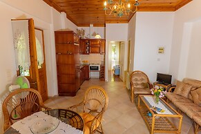 Orestis Stone Apartment for 2 With Garden