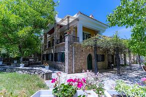 Orestis Stone Apartment for 2 With Garden