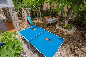 Orestis Stone Apartment for 2 With Garden