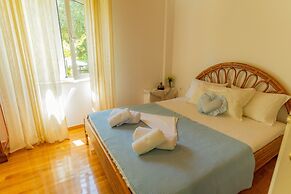 Orestis Stone Apartment for 2 With Garden