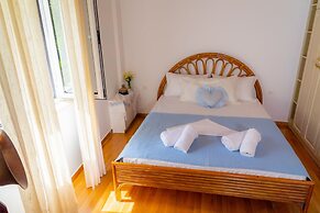 Orestis Stone Apartment for 2 With Garden