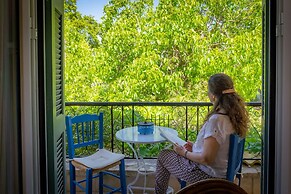 Orestis Stone Apartment for 2 With Garden