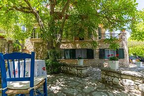 Orestis Stone Apartment for 2 With Garden