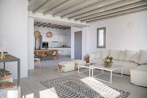 Rising Sun Villa Near Naousa and the Beach Paros