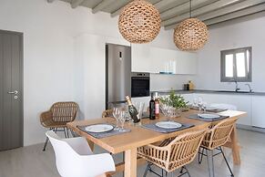 Rising Sun Villa Near Naousa and the Beach Paros