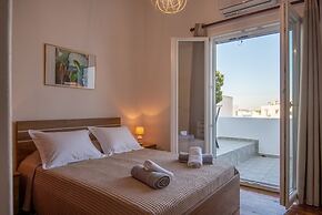 Naousa Central House Paros