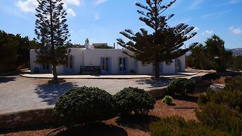 Divers Cycladic House Paros