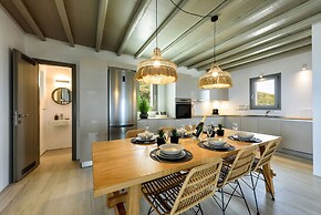 Rising Moon Villa Near Naousa and the Beach