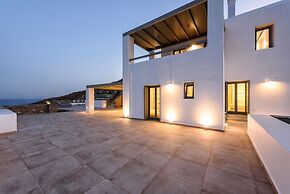 Rising Moon Villa Near Naousa and the Beach