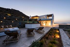 Rising Moon Villa Near Naousa and the Beach