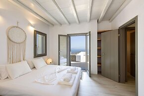 Rising Moon Villa Near Naousa and the Beach