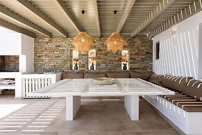 Rising Moon Villa Near Naousa and the Beach