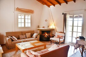 Agrilis Cottage Near the Beach