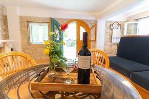 Peris Independent Stone Apartment for 3