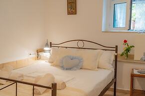 Peris Independent Stone Apartment for 3