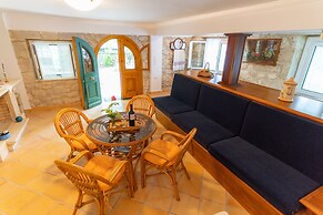 Peris Independent Stone Apartment for 3