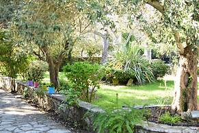 Peris Independent Stone Apartment for 3