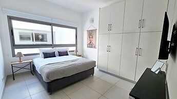 Phaedrus Living Ledras Residences 203