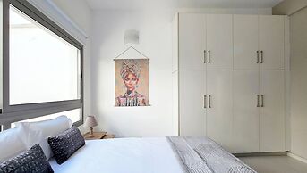 Phaedrus Living Ledras Residences 203