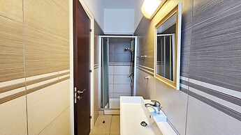 Phaedrus Living Ledras Residences 203